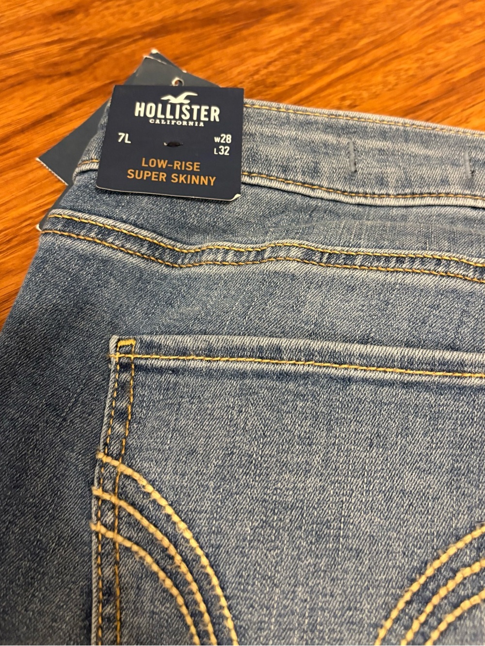 Hollister Women's Low-rise Super Skinny Jeans - Medium Blue Distressed - 7L - Picture 8 of 9